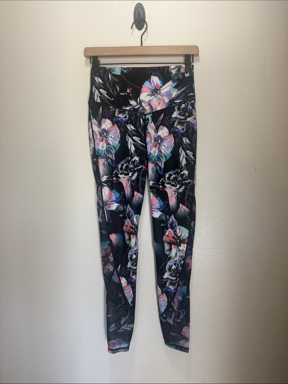 Fabletics Black Floral Leggings with Multicolor Floral Print, Size S